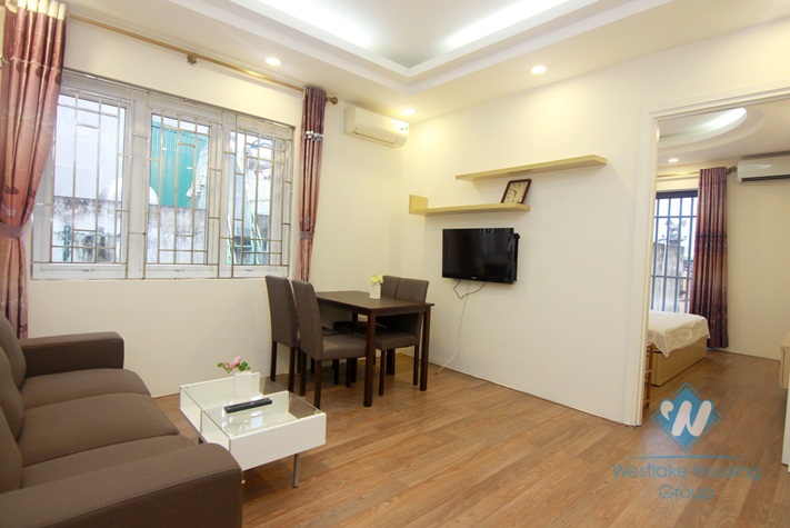 One bedroom apartment for rent in Ba Dinh, near Truc bach and West lake
